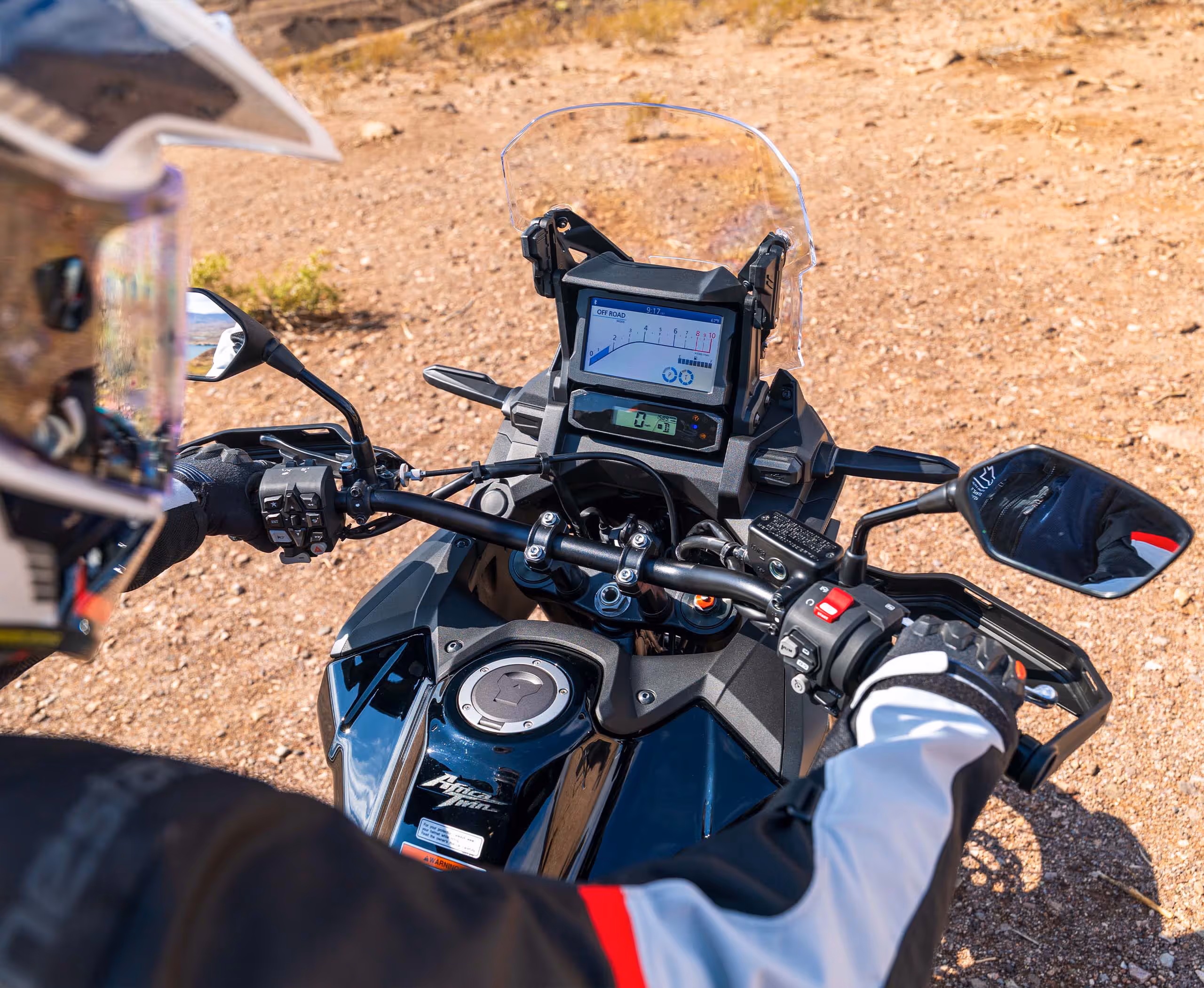 CRF 1100L Africa Twin em ambiente externo - foto 2