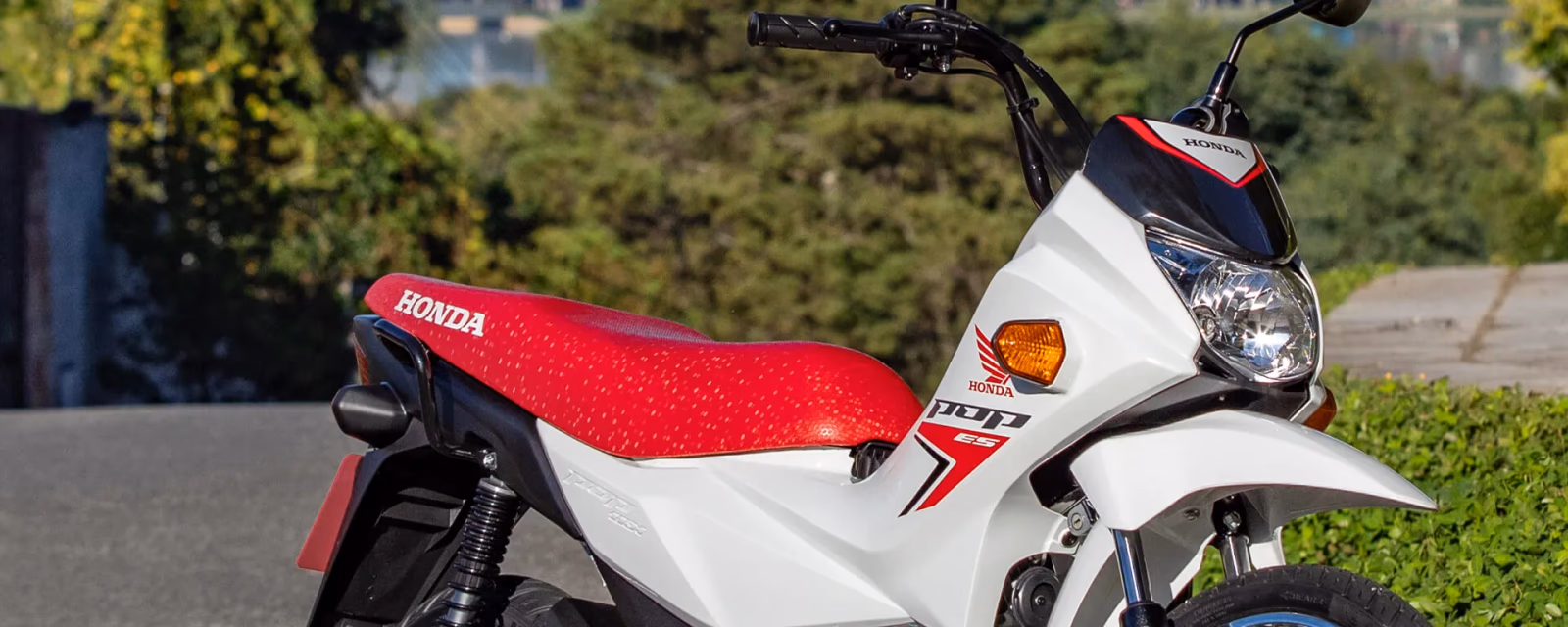 Detalhes laterais do design Pop 110i ES - 5 de 28