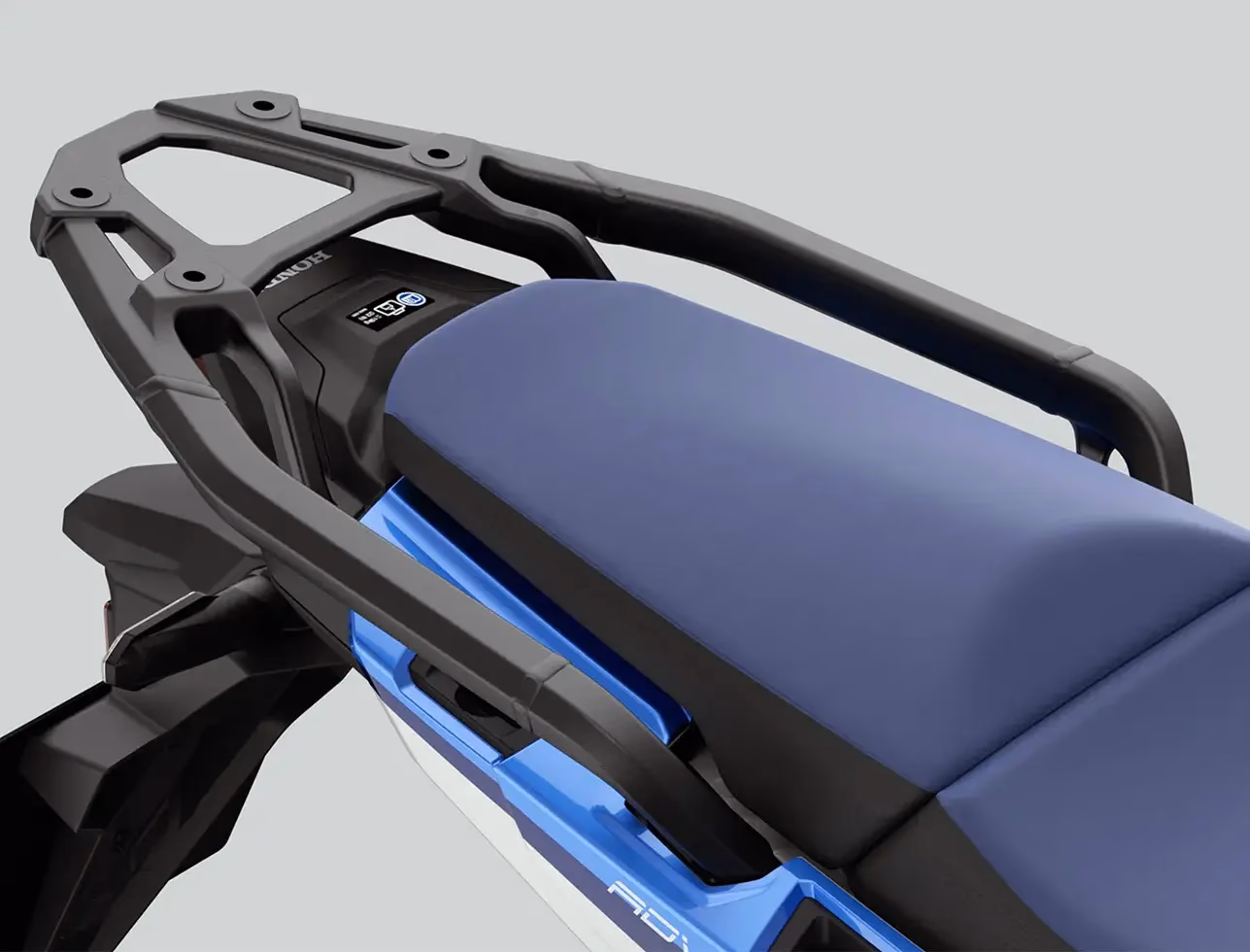 Detalhe do banco da CRF 1100L Africa Twin Adventure Sports ES branco perolizado - 3 de 24