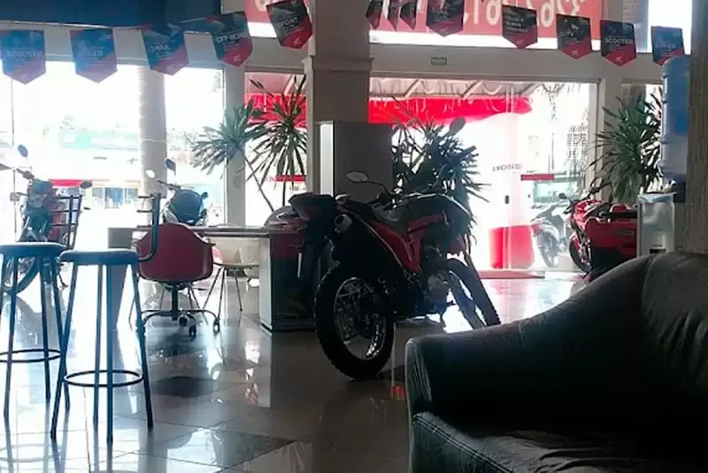 Fachada atual Moto & Cia