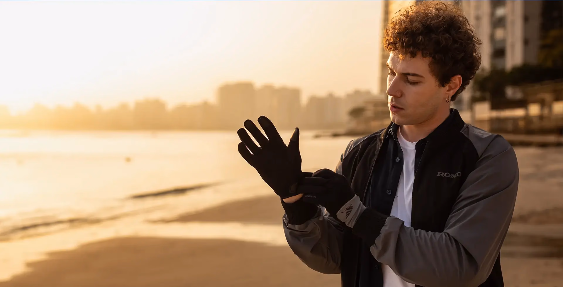 Honda Biz 125 visão lateral - 7 de 32