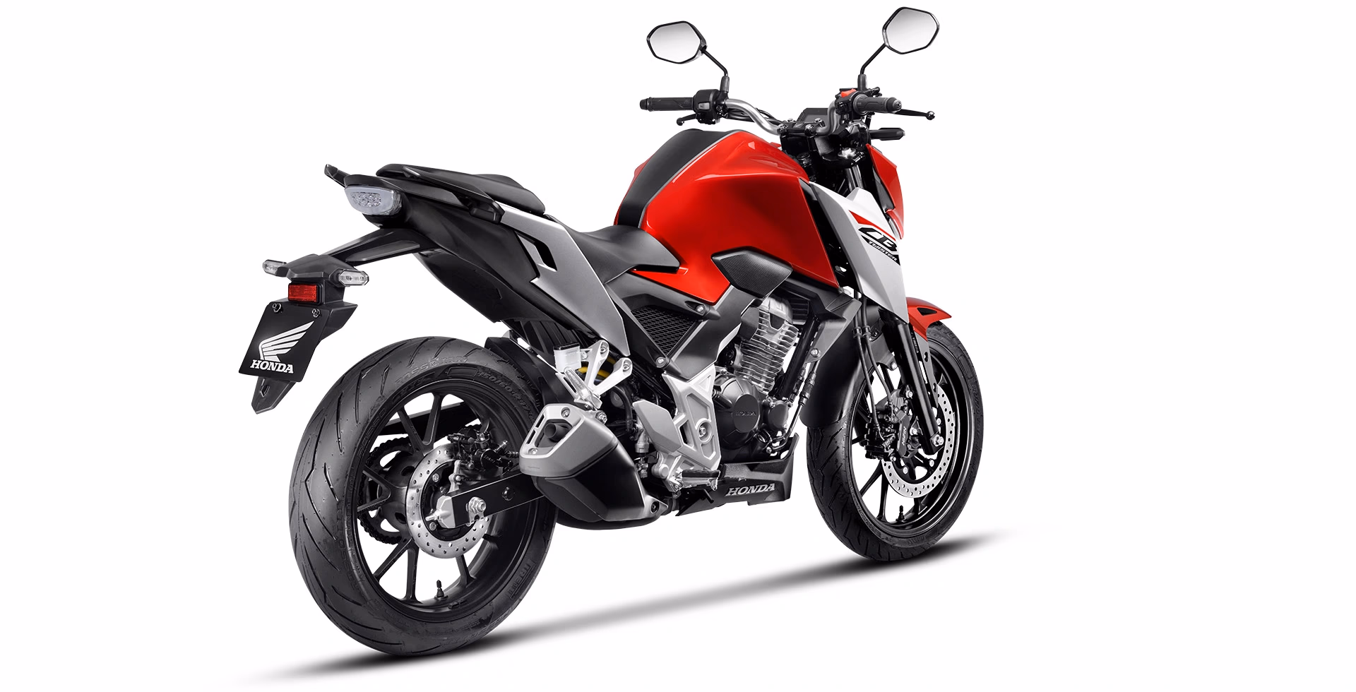 CB 300F Twister vista três quartos traseira CBS - 5 de 9