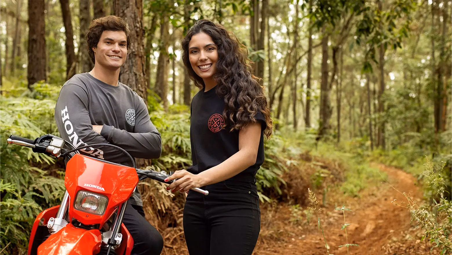 CRF 300F destaque para o motor - 3 de 4